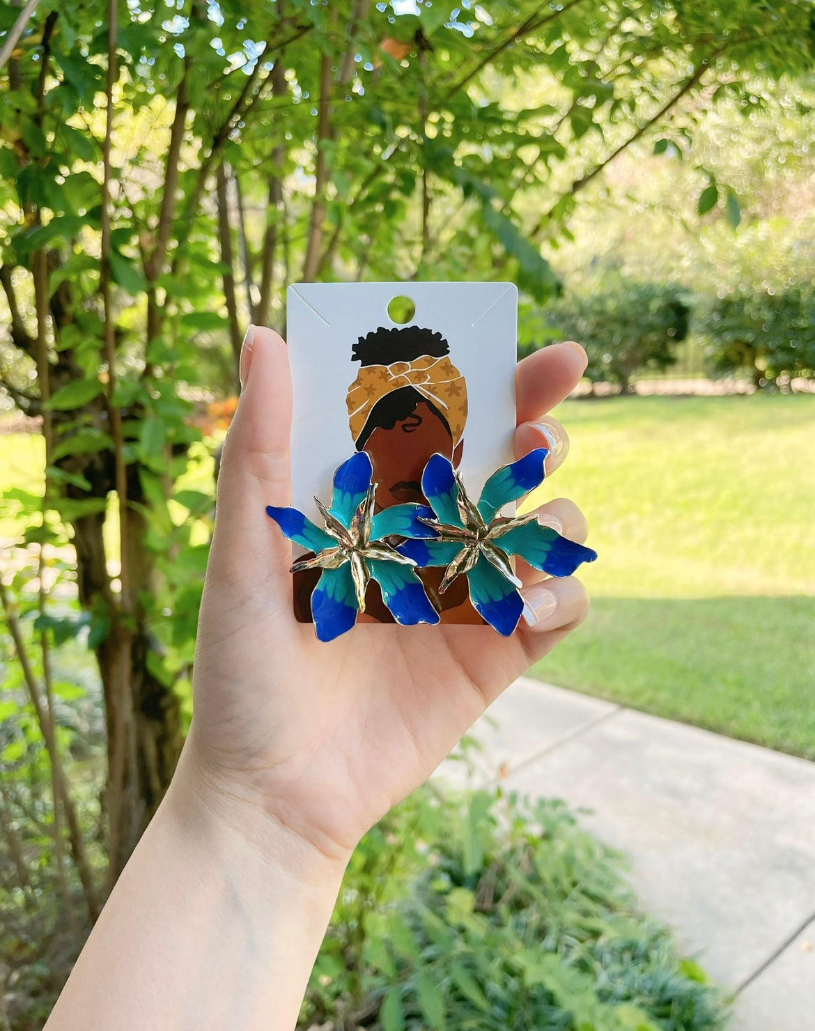 UNIQUE Dolly Land Earrings