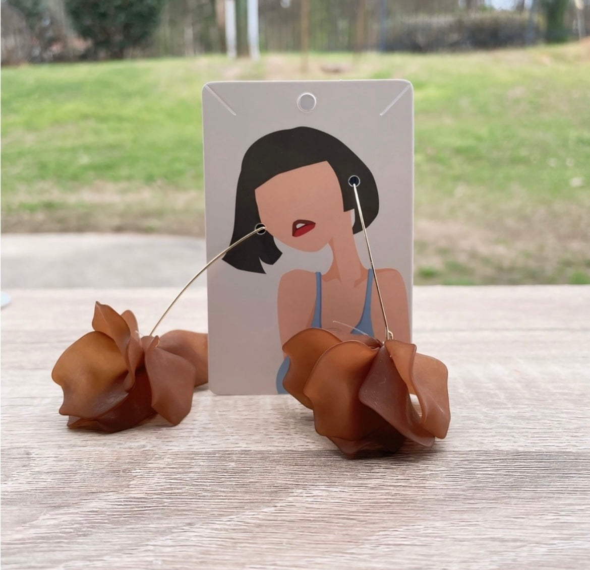 UNIQUE Brown Earrings