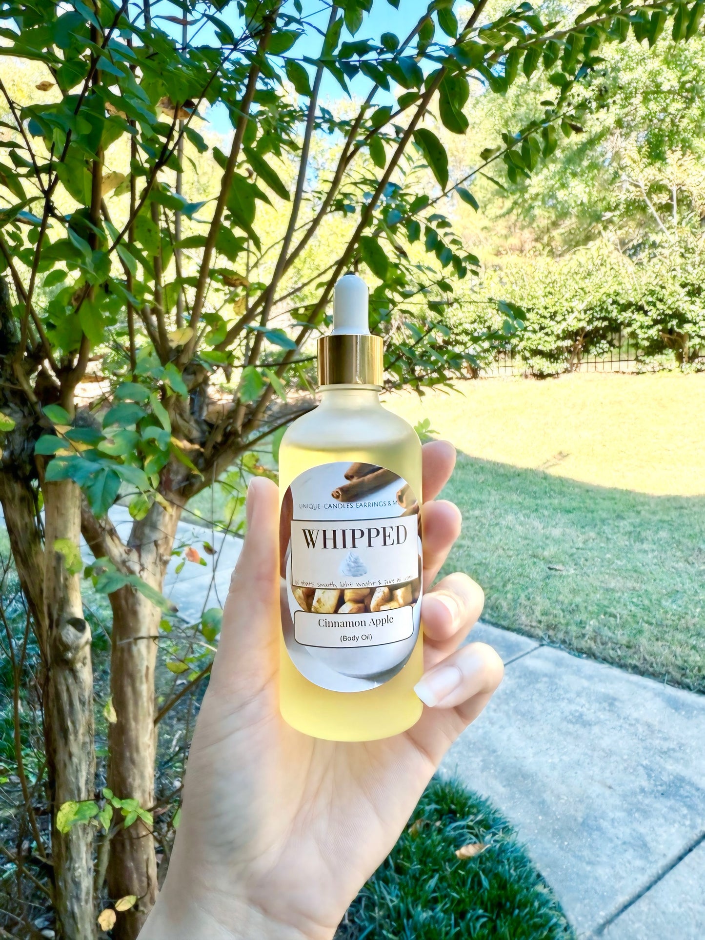 𝙉𝙚𝙬..!! UNIQUE WHIPPED (Body Oil) (Cinnamon Apple)