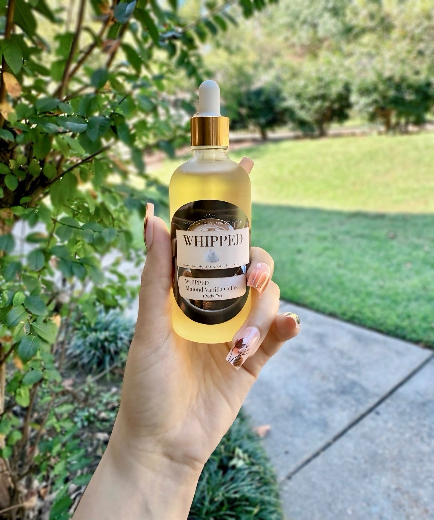 𝙉𝙚𝙬..!! UNIQUE WHIPPED (Body Oil) (Almond Vanilla Coffee)